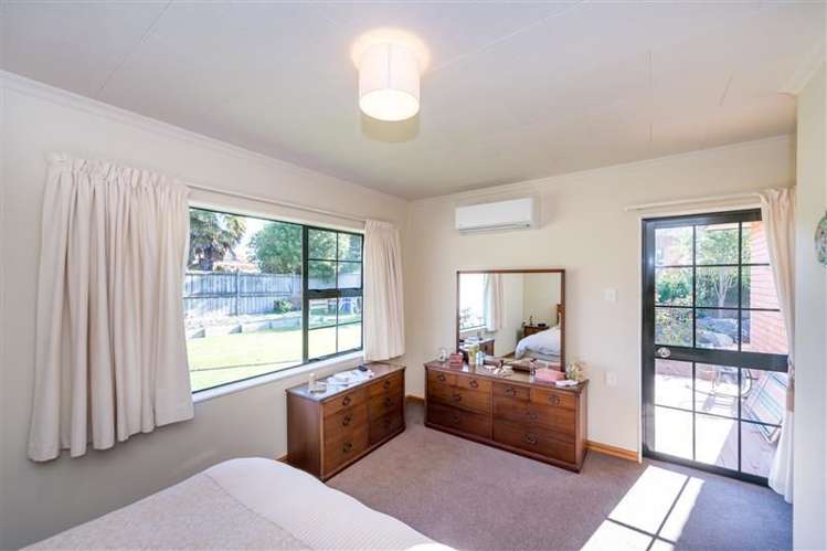 55 Olympus Way Richmond_8