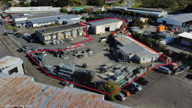 Affordable yard with mint workshop