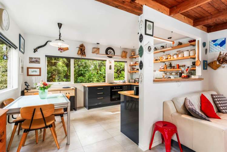 112 Woodlands Park Road Titirangi_8