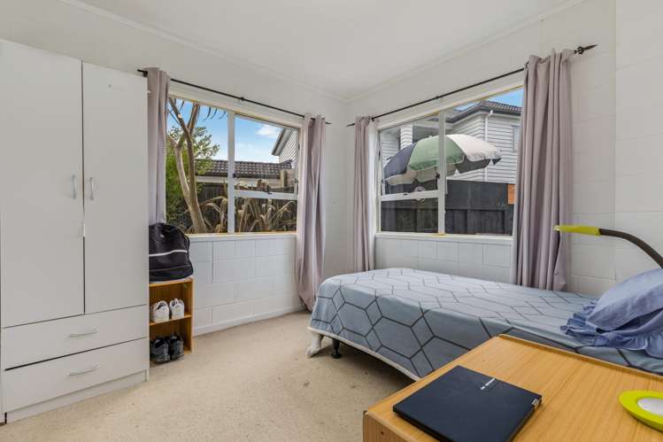 12 Finlow Drive Te Atatu South_19