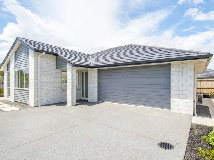 5 Calla Way Matua_1