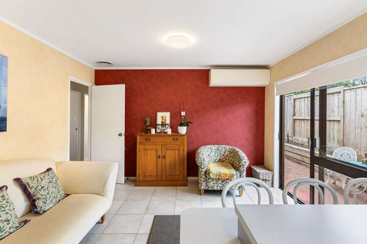 36 Butley Drive Farm Cove_10