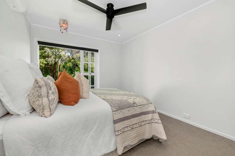 9 Third View Avenue Beachlands_24
