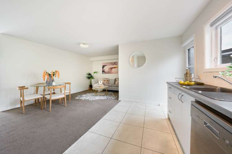 1b/114 Eban Avenue_0