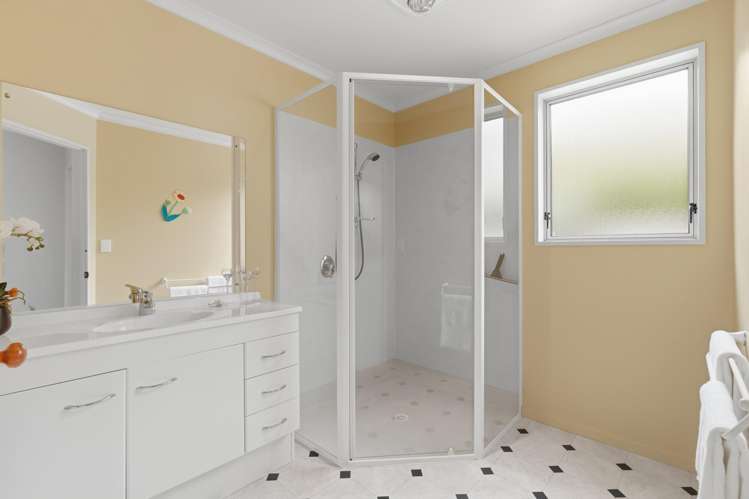 11 Joe Brown Avenue Mosgiel_21