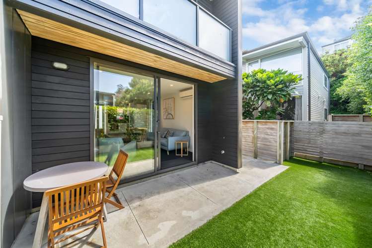 6/74 Derwent Street Island Bay_6