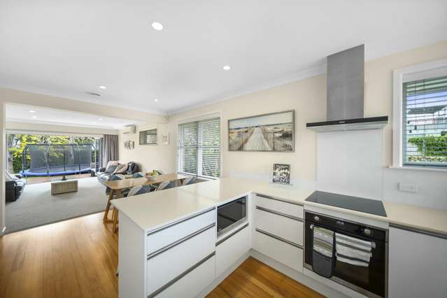 54 Bradbury Road Botany Downs_4