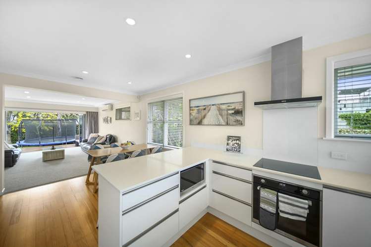 54 Bradbury Road Botany Downs_4