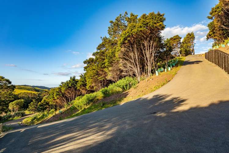 79-85 Awaawaroa Road Waiheke Island_3