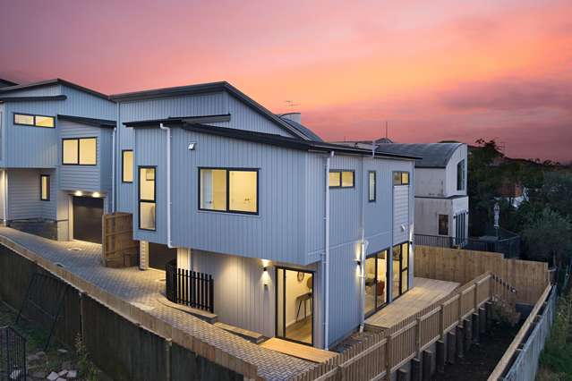 Your Stunning New Dream Awaits at Mt Roskill!!!!