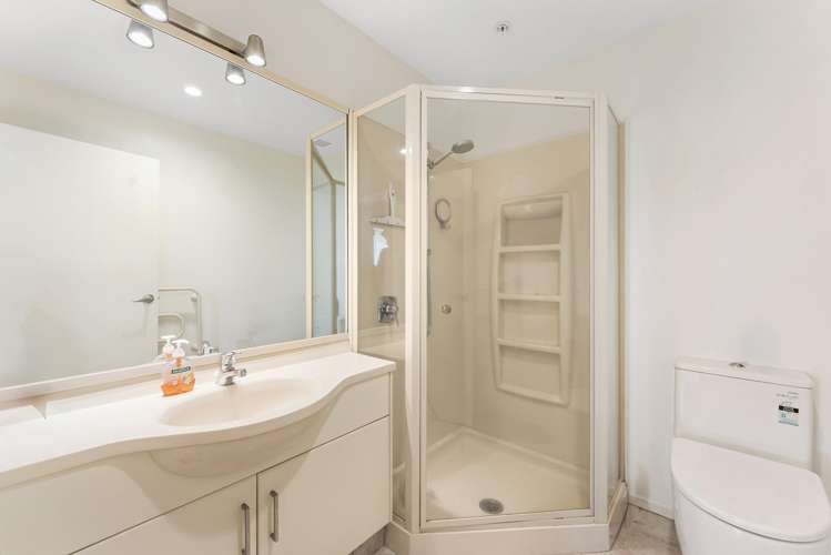 9A/1 Marine Parade Mt Maunganui_14