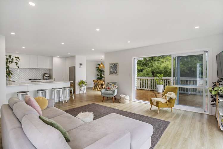 162a Glengarry Road Glen Eden_9