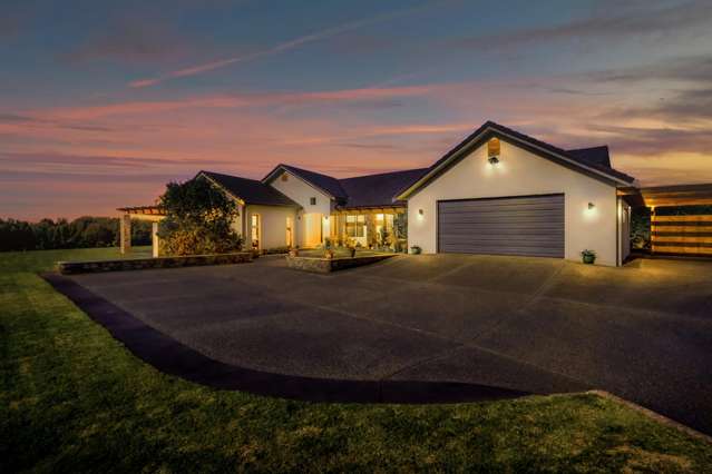 Rural Elegance with Panoramic Views