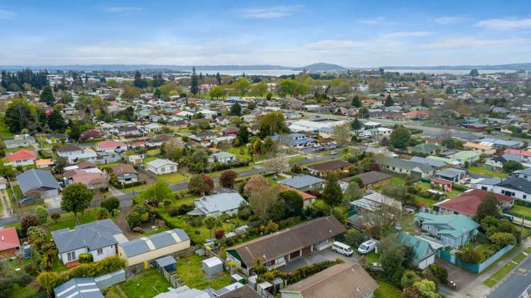 2/191 Malfroy Road Utuhina_15