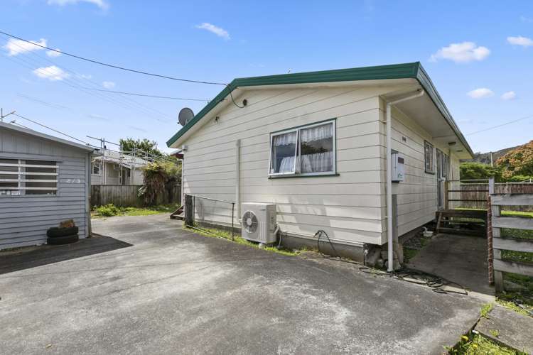 2/3 Hewer Crescent Naenae_11