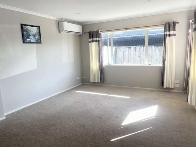 42 Raphoe Road Flat Bush_2