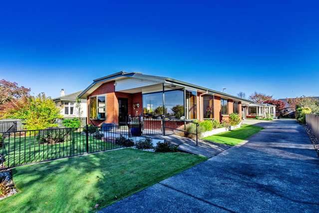 Prestigious Windsor location - a home to love