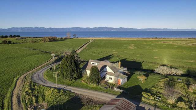 1433 East Coast Road Kaiaua_4