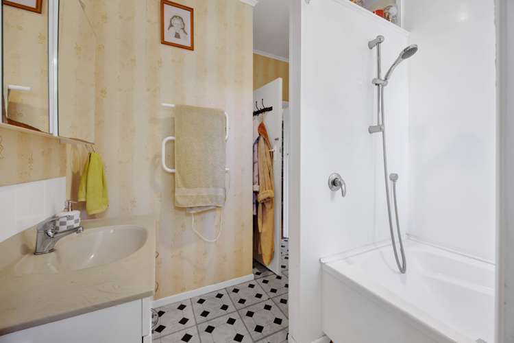 114 Brecon Road Stratford_27