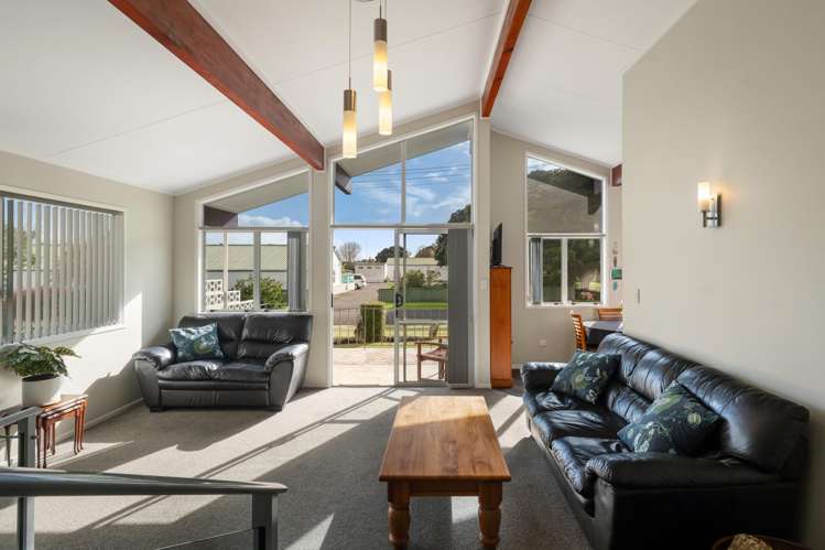 5 West Crescent Te Puru_8