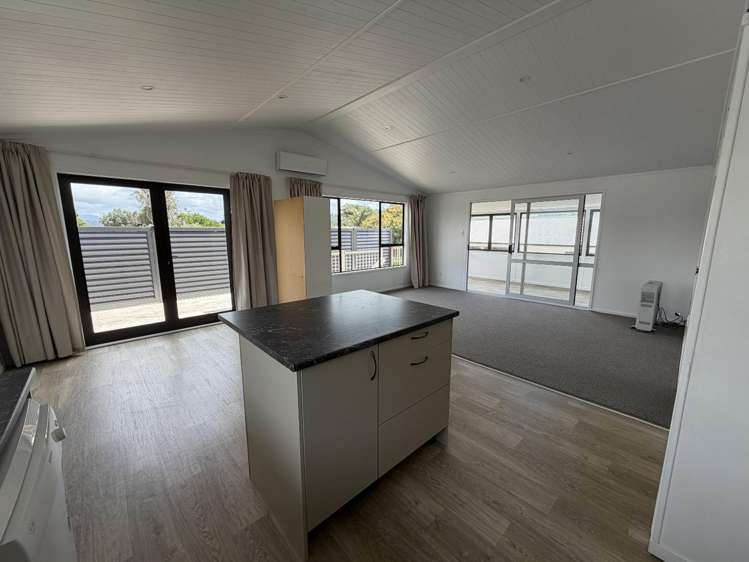 74 Catherine Crescent (Upstairs) Whitianga_2
