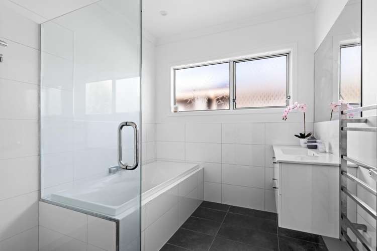 7 Flanders Avenue Onekawa_15