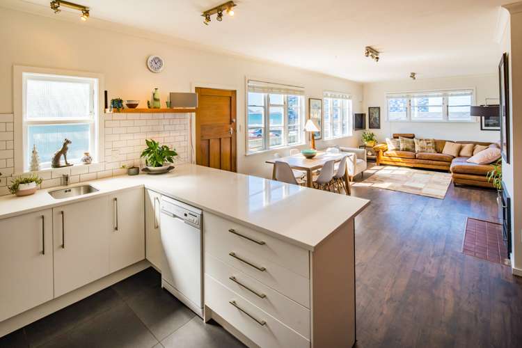 78 Lyall Parade Lyall Bay_5