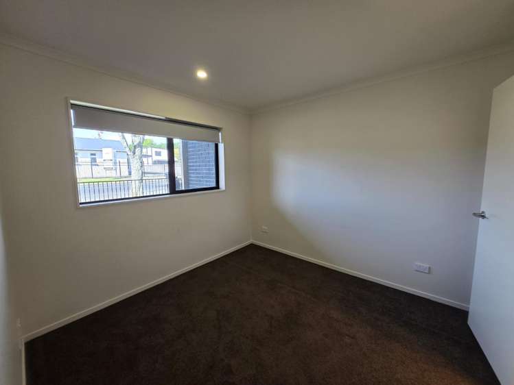 2/16 Russell Road 10686_2