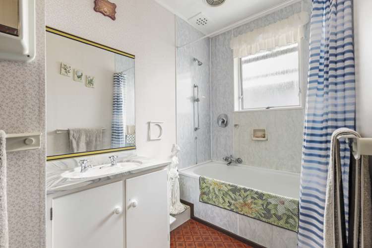 15b Sandalwood Drive Dinsdale_10