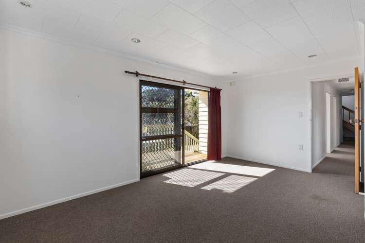 5 Kinloch Place Papakowhai_8