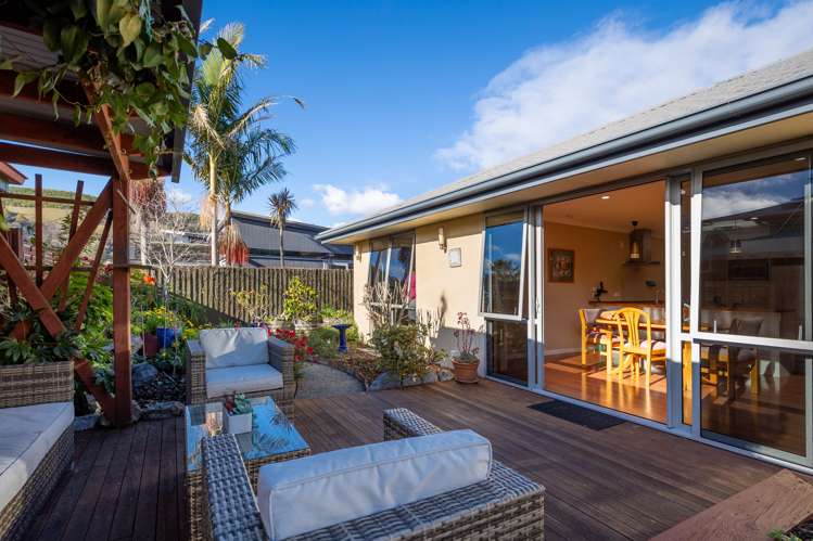 3 Cambria Gardens The Wood_2