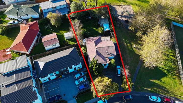 13 Locket Road_5
