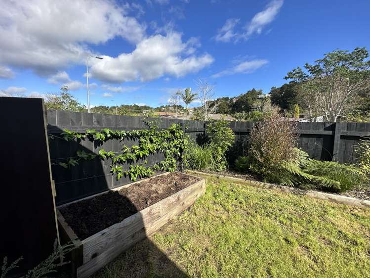 1/166 Fairway Drive Kamo_17