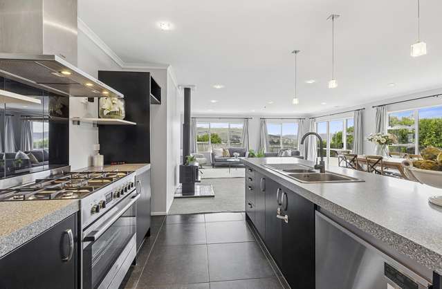 29 Paparoa Crescent Aotea_1