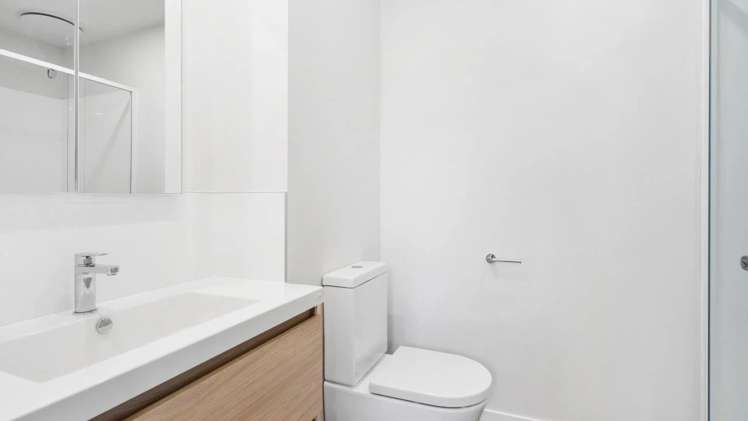  A/32 Coral Crescent Panmure_5