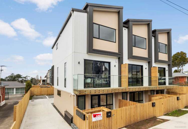 2/53 Archibald Road Kelston_0