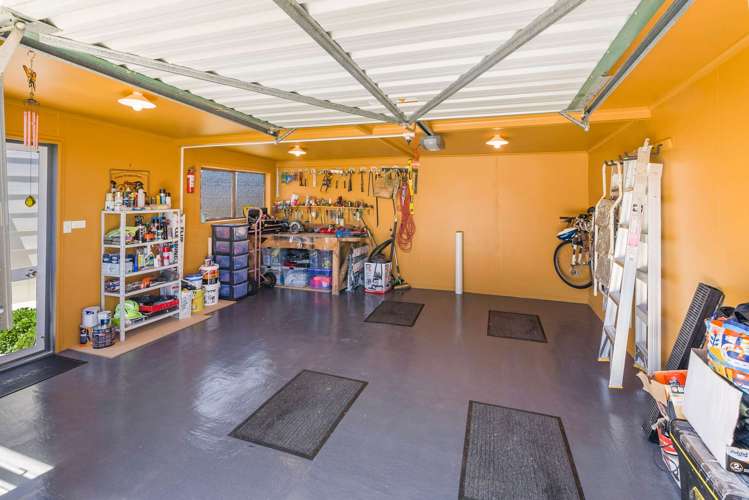 10 Walnut Place Owhata_13