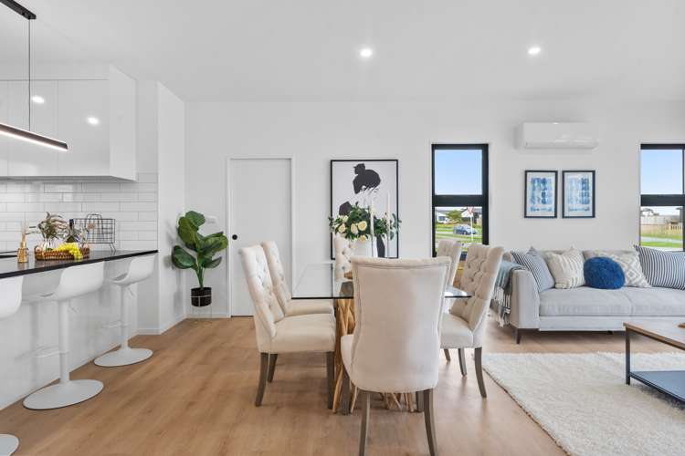 4 Korowhiti Road Clarks Beach_8