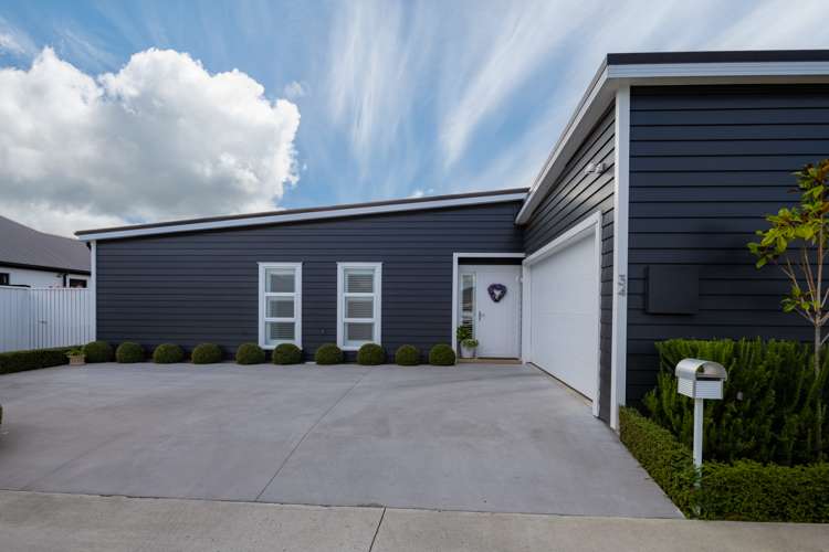 34 Harvard Road Burleigh_15