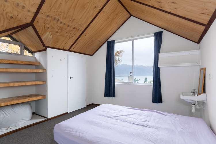 18 Lochy Road Fernhill/Sunshine Bay_7