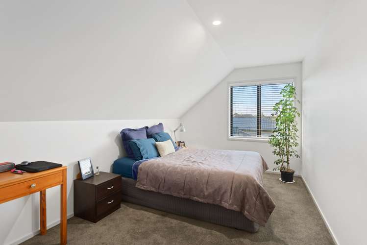 17 Carnaveron Drive Lincoln_14