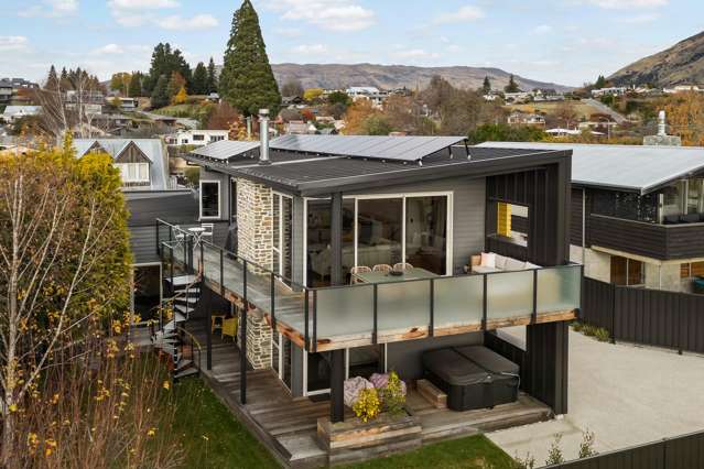Solar-Powered Wānaka Living