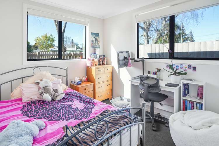 2/3 Helena Road Hillcrest_10