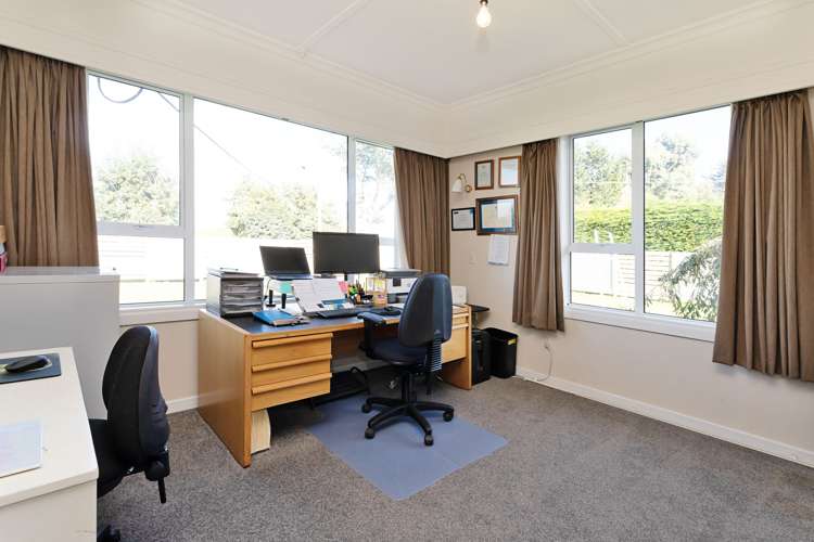 223 Roslyn Road Roslyn Bush_12