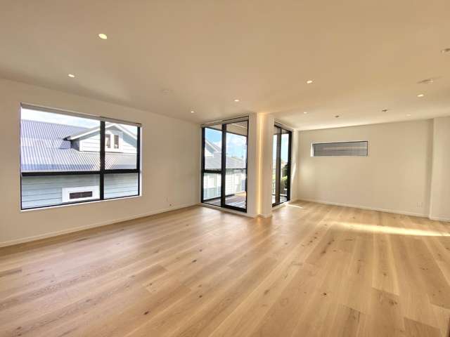 12A Tenterden Ave 1728_1