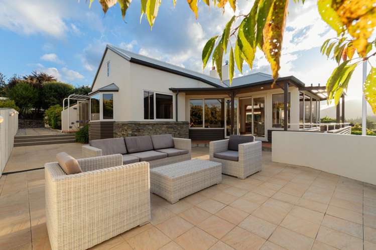 732 Peninsula Road Kelvin Heights_4