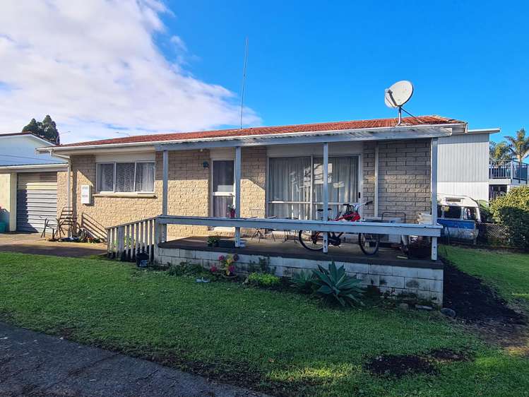 326 Tiki Road_1