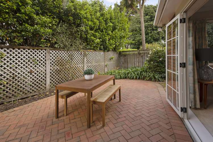 2/10 Military Road Boulcott_8