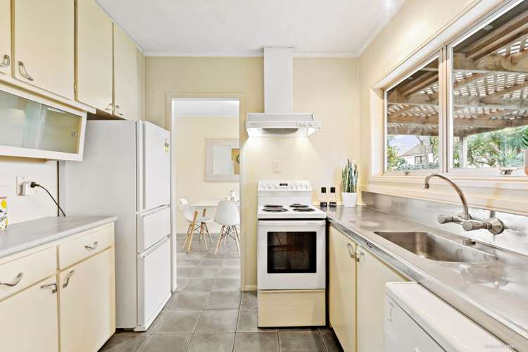 2/131 Landscape Road Mount Eden_8