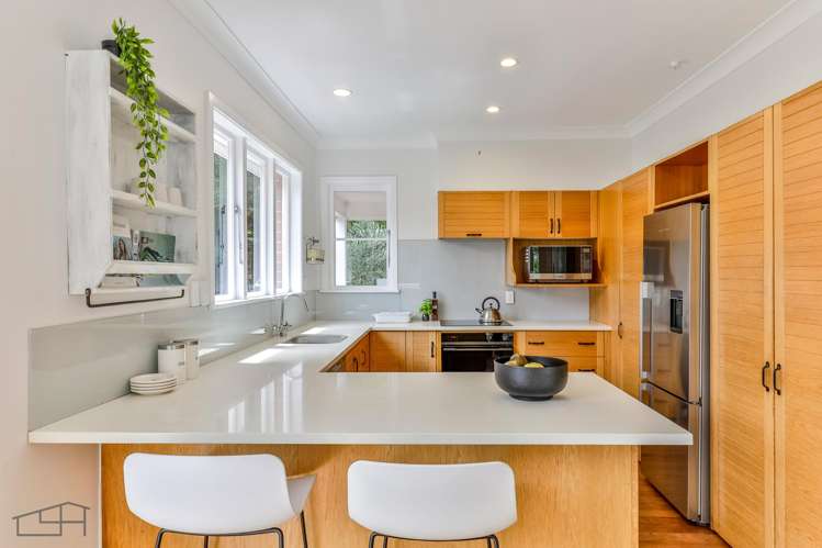 155 Scenic Drive Titirangi_18
